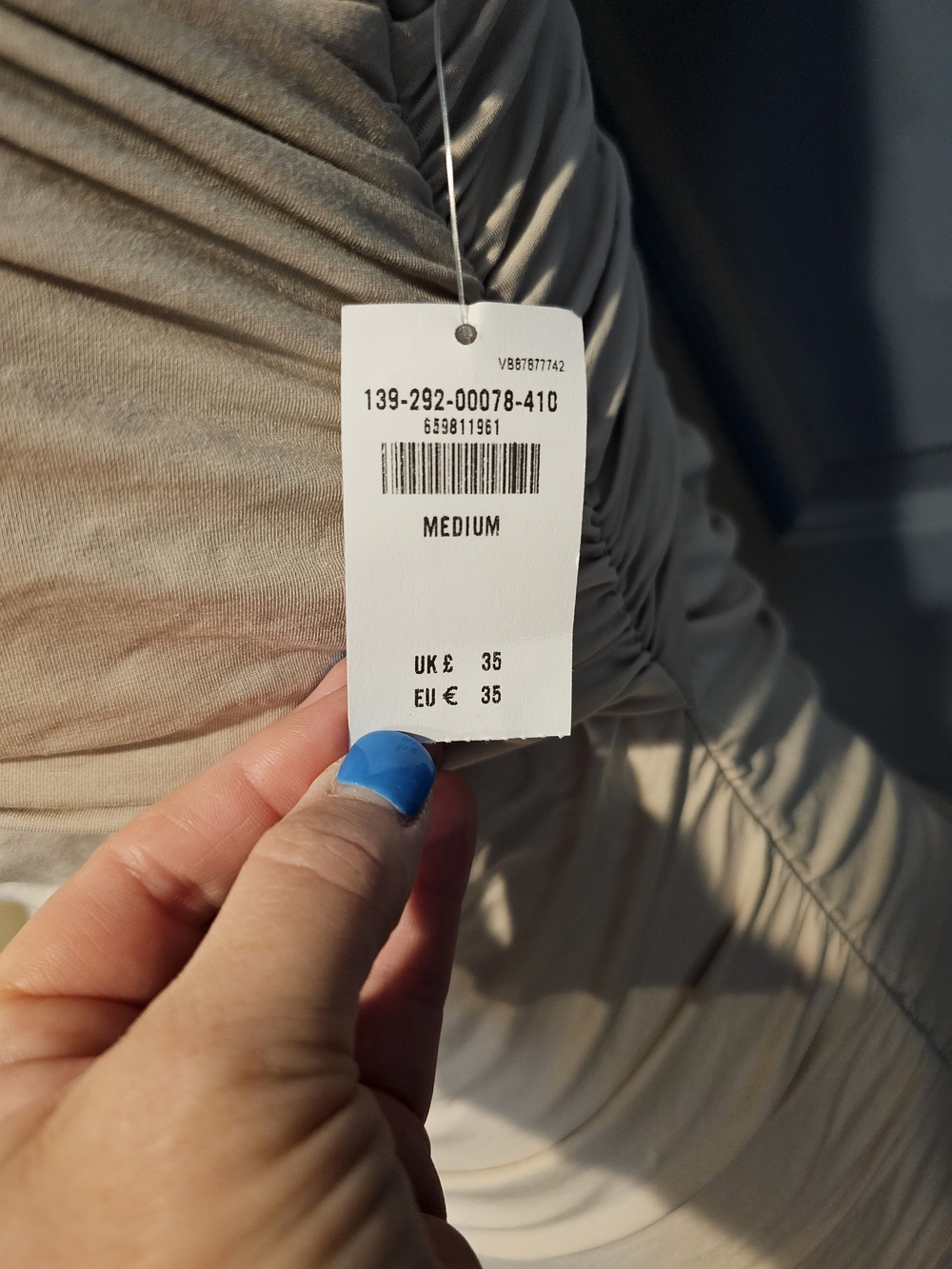 Abercrombie NWT Sleeveless Twist-Front Ruched Tank Top - Beige Size M - Picture 2 of 5